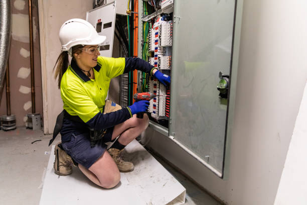 Best Licensed Electrician  in Streamwood, IL