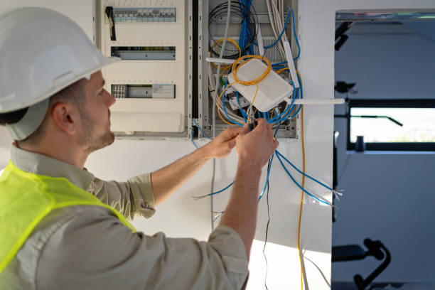 Best Affordable Emergency Electrician  in Streamwood, IL